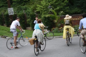 Seersucker Social riders arrive at Hillwood Estate