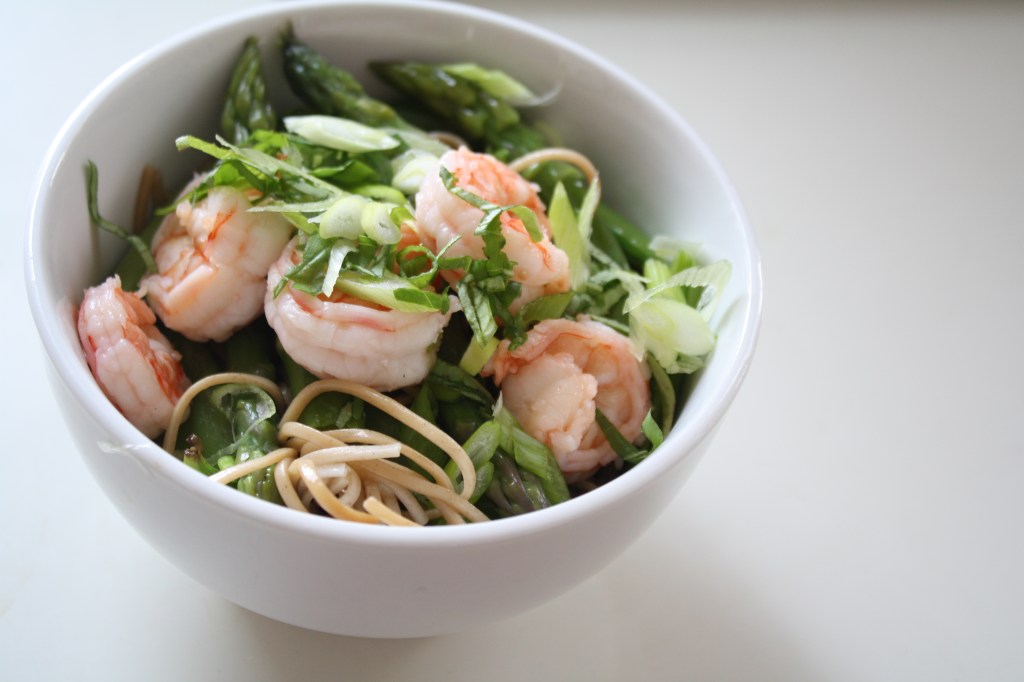 Soba, Asparagus & Prawn salad